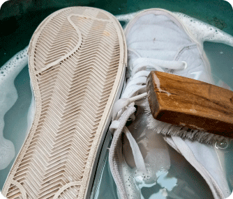 Lavado de zapatillas blancas